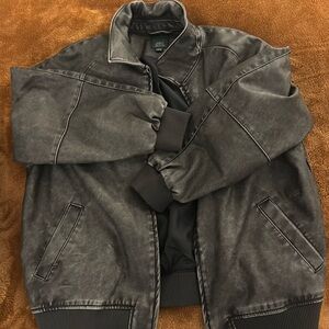 OVERSIZED LEATHER JACKET